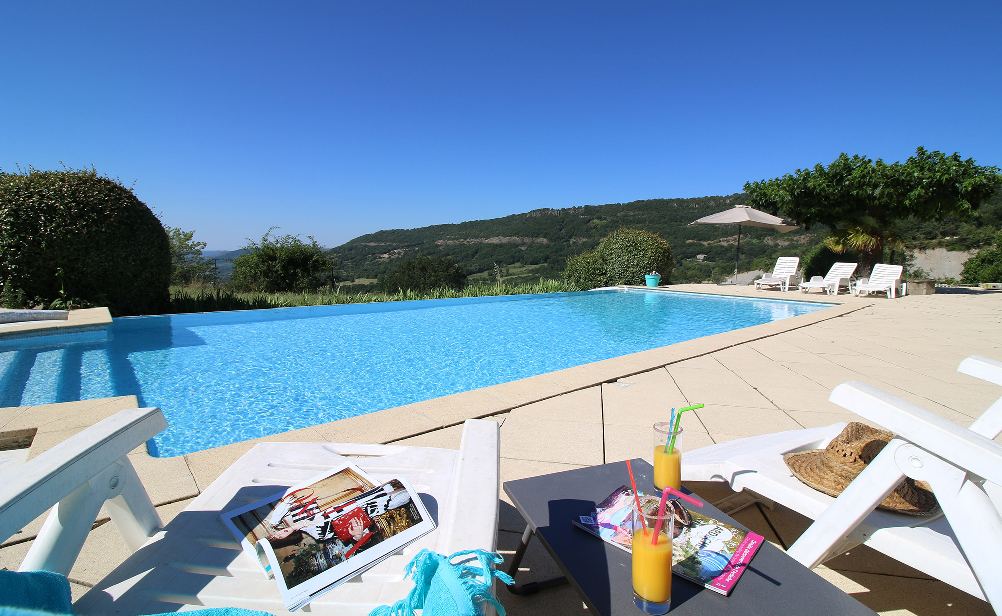 Hôtel Restaurant La Mère Biquette - Saint Pons